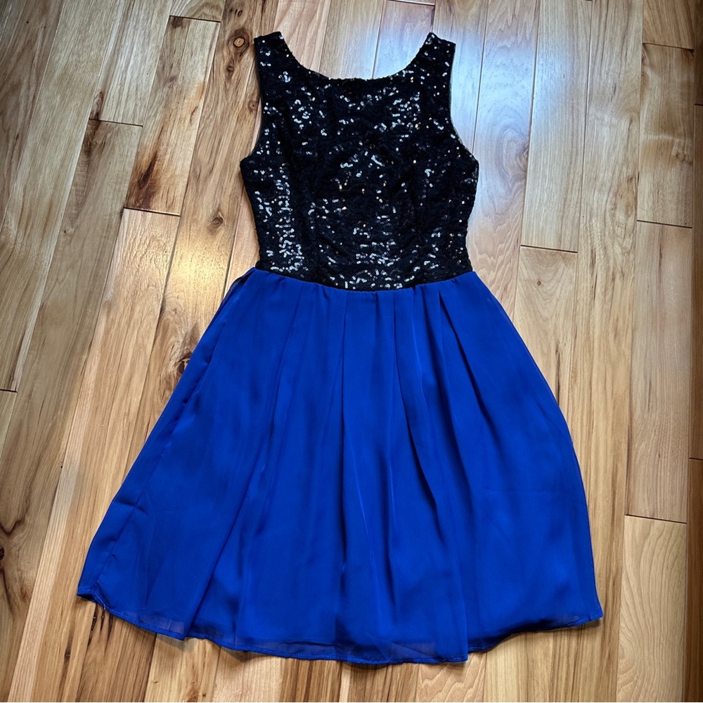 B. Darlin Dress XS Black Sequin And Blue! Beautiful! NWT!!